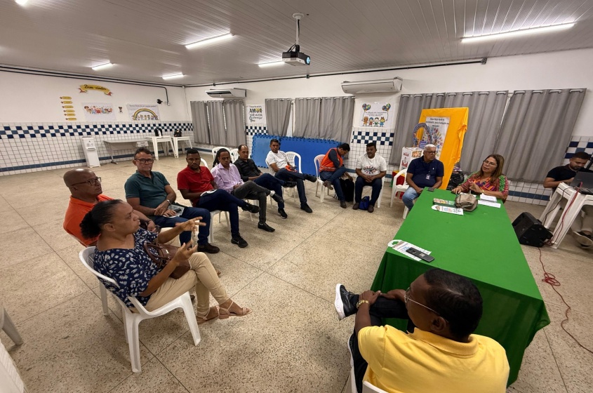 Orientações sobre Ecoponto aos moradores do Petrópolis. Foto: Walisson Vieira/ Ascom Alurb