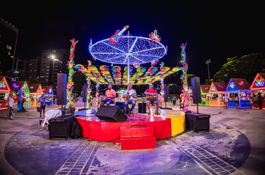Espaço anima o público com atrações musicais. Foto: Felipe Sóstenes/Secom Maceió.