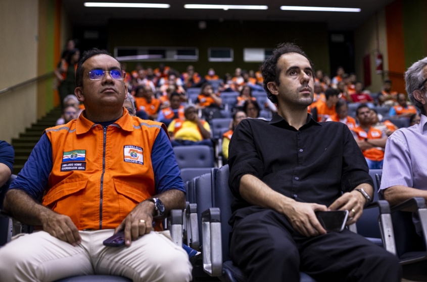 Abelardo Nobre, coordenador da Defesa Civil de Maceió e Tiago Antonelli, chefe da Divisão de Geologia Aplicada do Serviço Geológico do Brasil. Foto: Alisson Frazão/Secom Maceió.