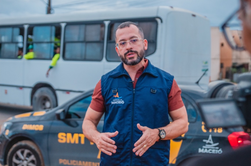 Titular da SMTT, André Costa, reforça a importância da entrega da via à população. Foto: Ascom SMTT