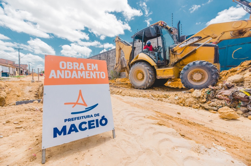 Após a etapa inicial, as vias serão pavimentadas. Foto: Gabriel Moreira / Secom Maceió