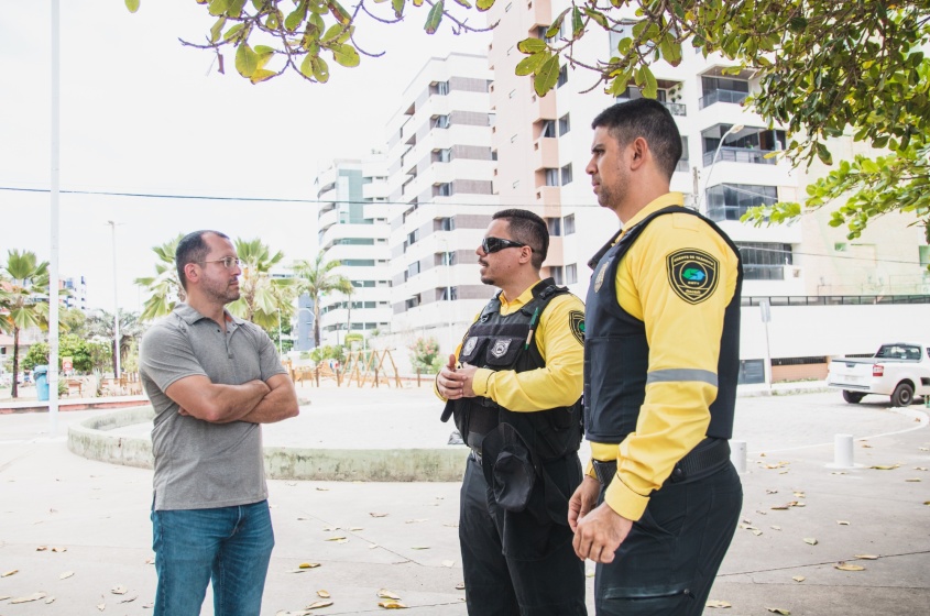 As equipes foram divididas em dois turnos e realizaram o policiamento a pé, com apoio de uma viatura. Foto: Idalecio Lucas (Ascom SMTT).
