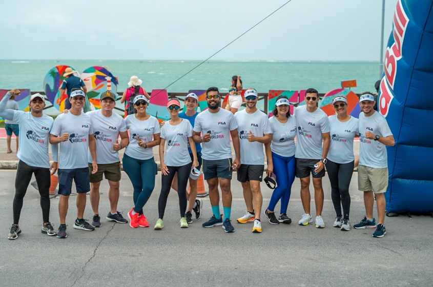 Vários grupos de corrida de rua de Maceió participaram da prova na orla da capital. Foto: Émile Valões / Ascom Semtel