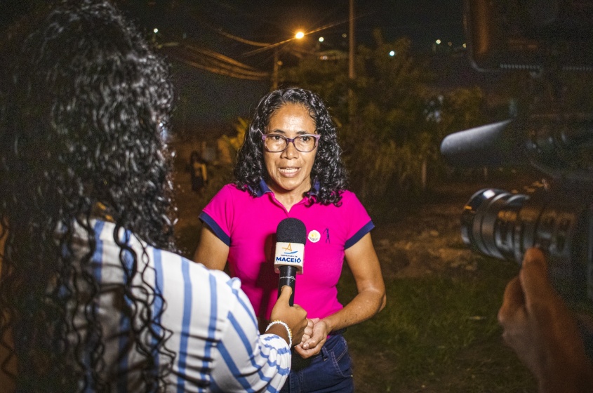 Líder comunitária Aparecida Martins (Cidinha) acompanhou mutirão. Foto: Matheus Alves/Ascom Sima