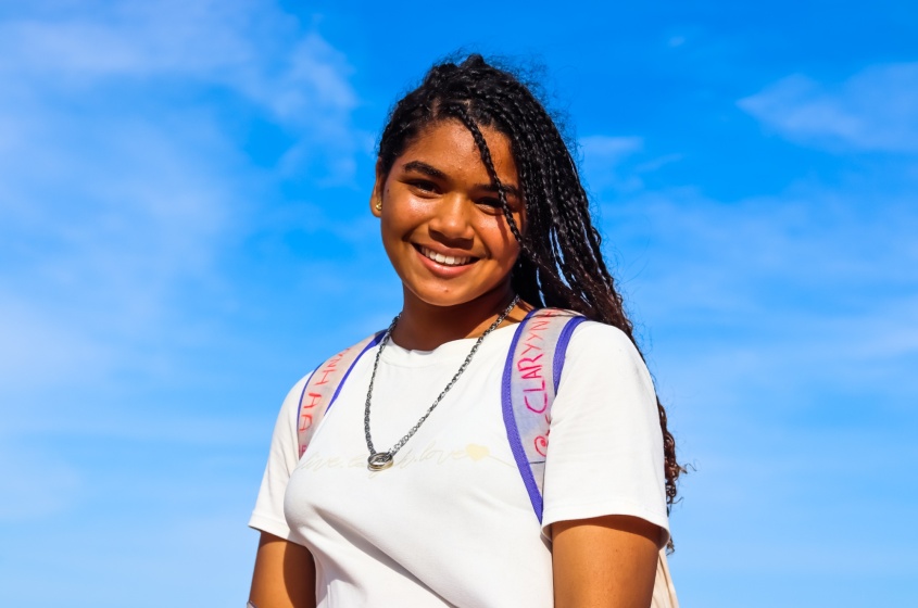 Maria Clara Medalhista é Olímpiada da Canguru de Matemática e ex-participante do Programa Polos Olímpicos de Treinamento Intensivo. Foto: Arthur Vieira (estagiário)/Ascom Semed