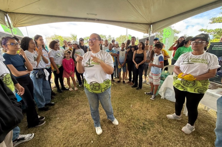 Mutirão de Limpeza de praias contou com a ajuda de parceiros. Foto: Walisson Vieira/Ascom Alurb