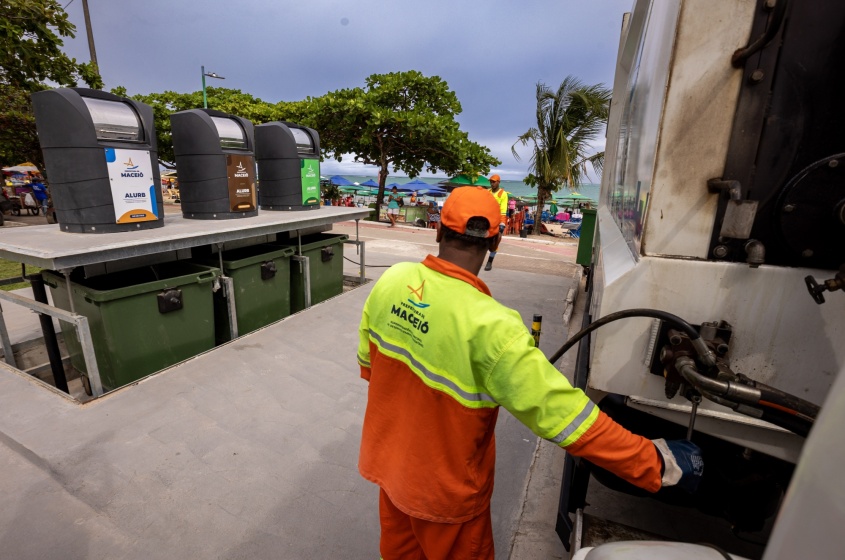 Lixeiras subterrâneas fazem parte de sistema formado por quatro módulos. Foto: Itawi Albuquerque/Secom Maceió