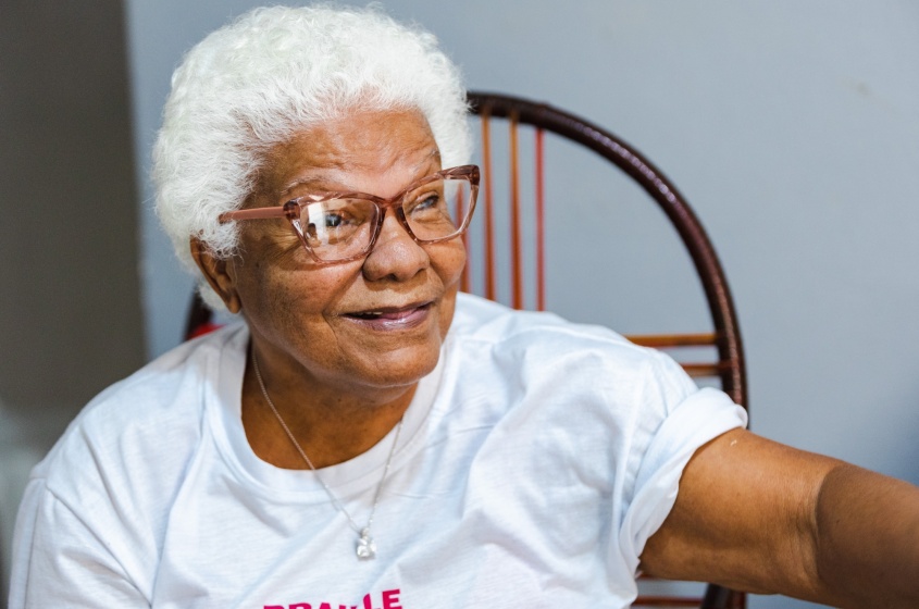 Dona Maria de Fátima dos Santos, de 66 anos é filha de Rás Gonguila. Foto: Jonathan Lins/Secom Maceió.