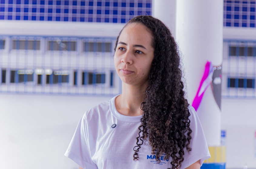 Mayara tem como seu maior objetivo é seguir na área da alimentação escolar, ajudando a garantir uma alimentação nutritiva e de qualidade para os estudantes. Foto: Carol Cordeiro / Ascom Semed