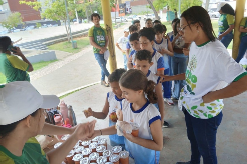 Crianças participam das atividades. Foto: Tháchyna Lorena (estagiária)/Ascom Alurb