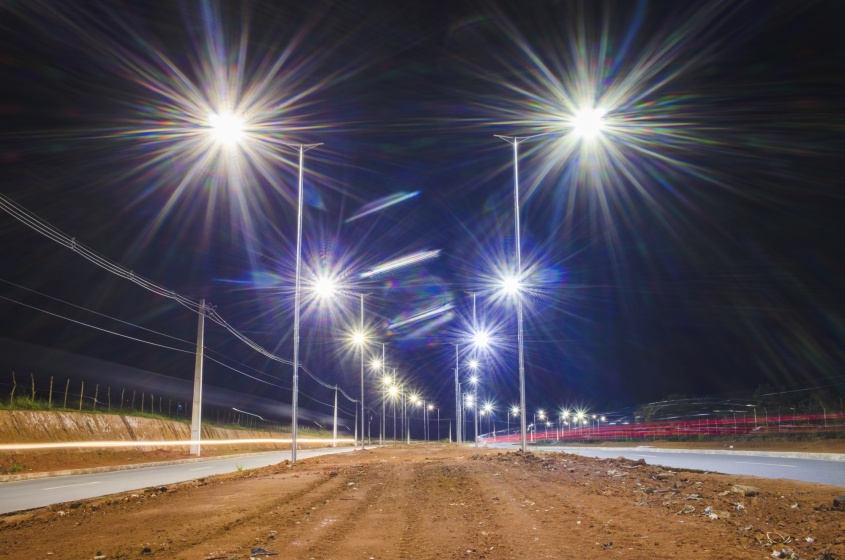 Cada uma das luminárias tem potencial para iluminar um raio de 18 metros. Foto: Matheus Alves/ Ascom Sima