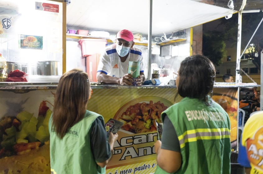 Comerciantes agradecem a atividade realizada. Foto: Émile Valões/Secom Maceió