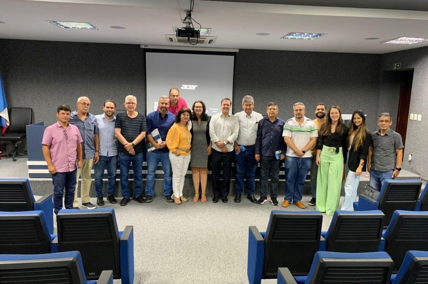 Conselheiros e engenheiros do CREA também participaram do encontro. Foto: Ascom CREA-AL