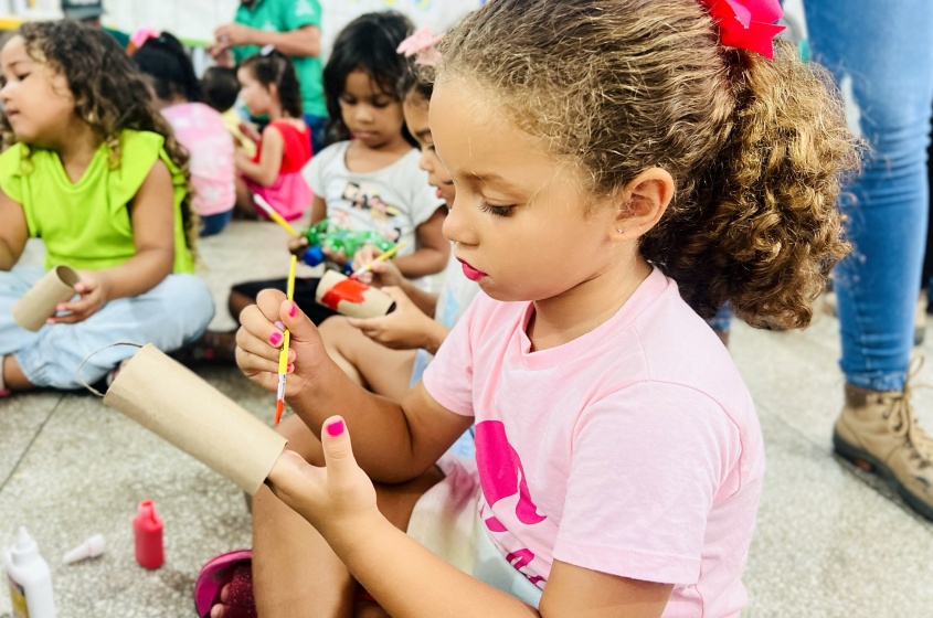 Estudante em atividade de educação ambiental. Foto: Cristalya Tavares/Ascom Alurb