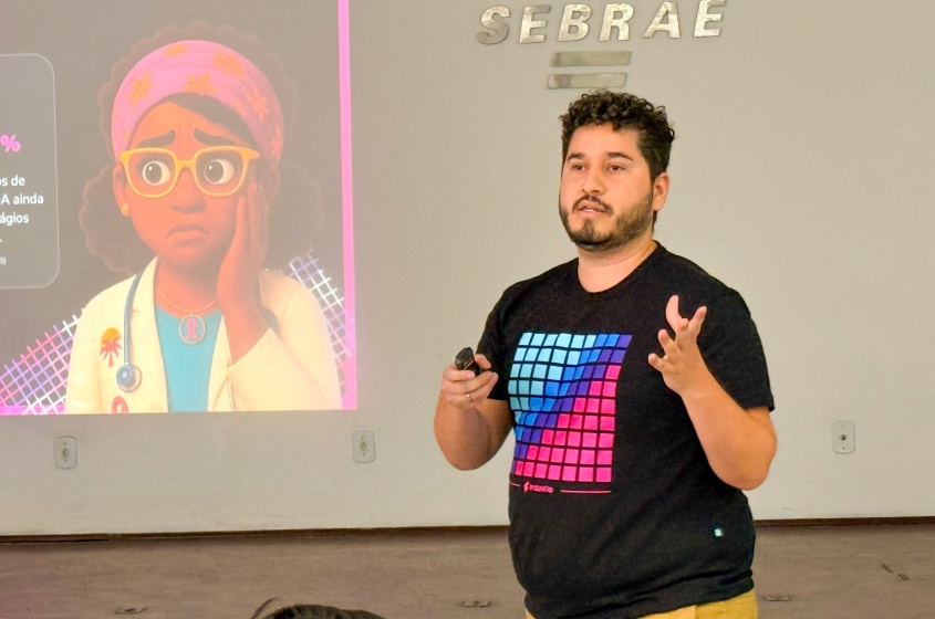 Matheus Amorim, cuja equipe conquistou a medalha de bronze no Hack Massa, agradeceu ao apoio da Prefeitura de Maceió. Foto: Winicius Correia/ Ascom Sedigi.