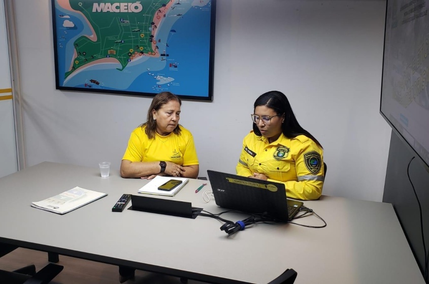 A aula contou com a participação de 12 profissionais. Foto: Ascom SMTT.