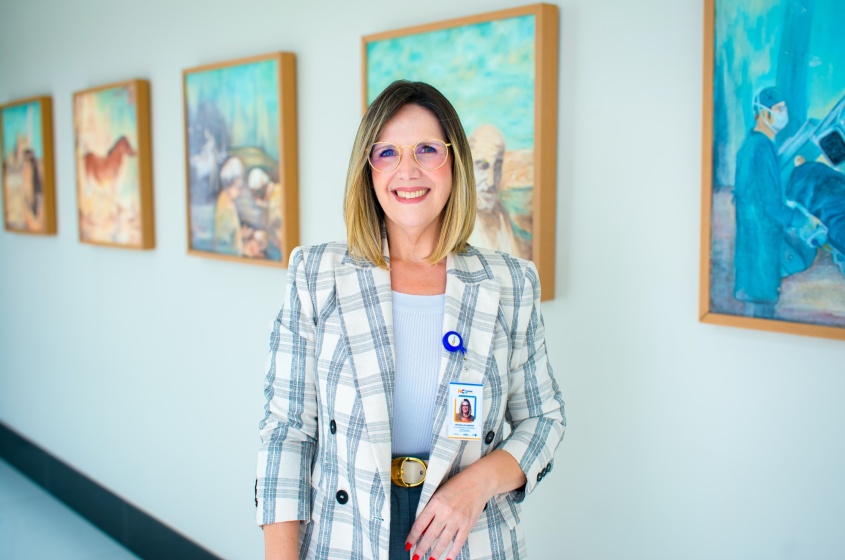 Michelle, gestora de Recursos Humanos do Hospital da Cidade, abordou sobre a importância do cuidado e da humanização no atendimento desde a recepção. Foto: David Silas/ Ascom Maceió Saúde