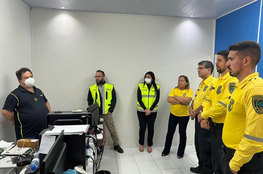 Equipe conheceu o Núcleo de Estudos de Acidentes de Trânsito (NEAT). Foto: Codecom STTP.