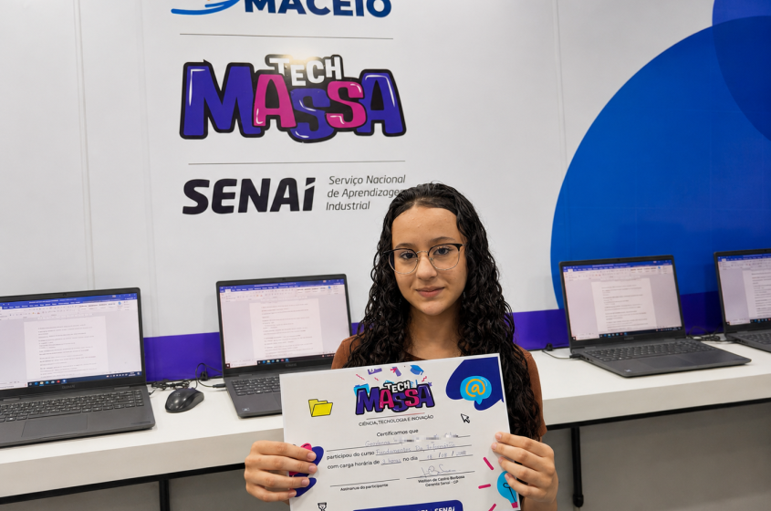 Giovanna pretende usar o conhecimento adquirido para conseguir uma vaga de jovem aprendiz. Foto: Winicius Correia / Ascom Sedigi.