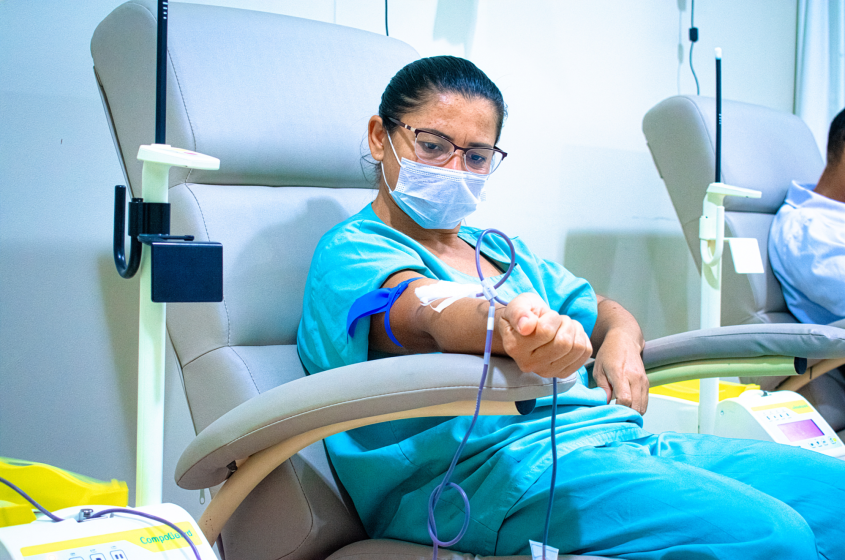 Maria Ferreira é técnica em enfermagem e fez questão de participar da ação. Foto: David Silas/ Ascom Maceió Saúde