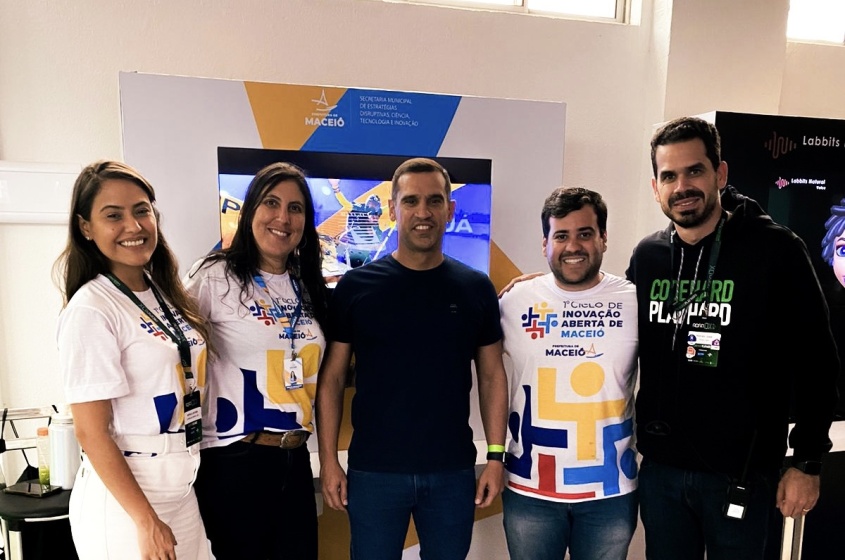 Servidoras Myrela Jatobá e Renata Cavalcanti; secretário Sergio Cavalcante; servidor Augusto Rocha; e o organizador do Roga DX, Rafael Gaia.