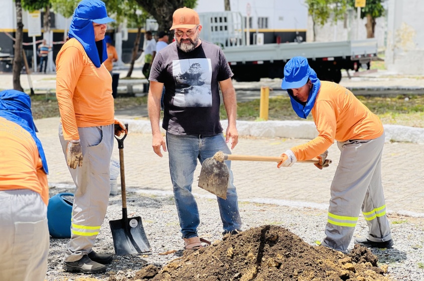 O plantio de árvores traz benefícios para as pessoas e o meio ambiente. Foto: Crystália Tavares/Ascom Alurb