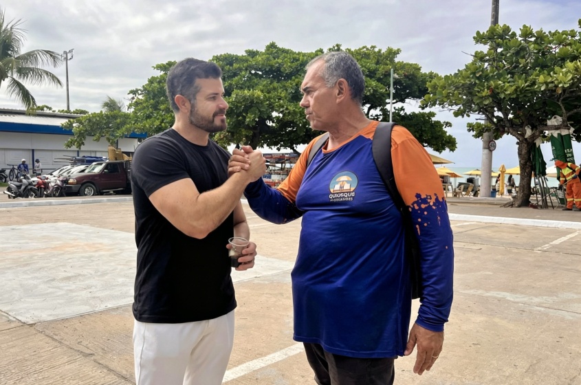 O ambulante Ernandes Ferreira agradeceu. Foto: Ascom SEMSC.
