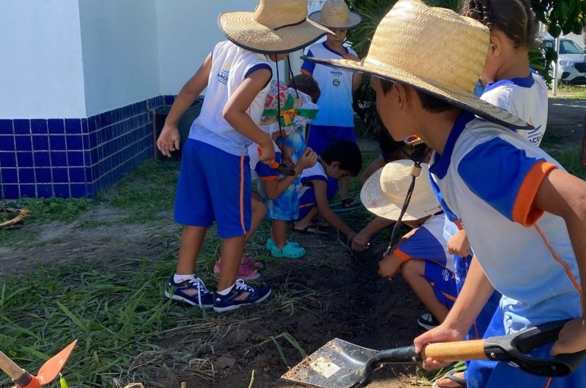 Alunos do CMEI Fúlvia Rosemberg participam de ação na unidade. Foto: Ascom Semed