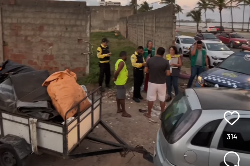 Fiscalização flagrou despejo de resíduos no bairro do Prado e autuou o responsável. Foto: Ascom Alurb
