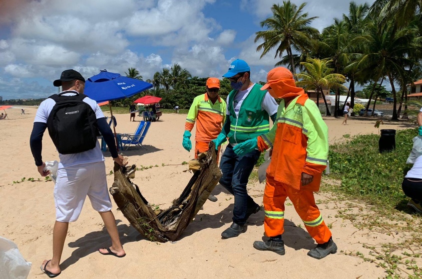 Servidores realizam a limpeza de itens descartados de forma irregular. Foto: Ascom Sudes