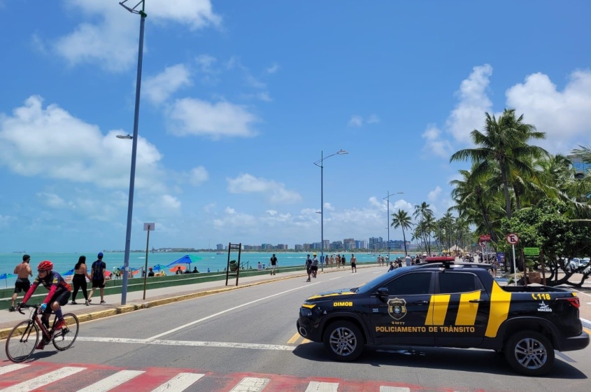 Fiscalização garante segurança do transporte turístico. Foto: SMTT
