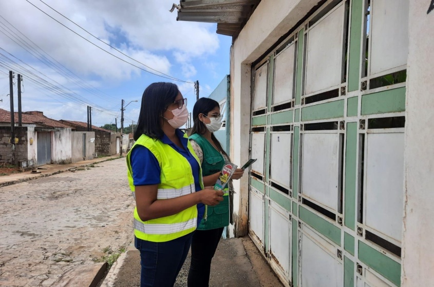 Trabalho porta a porta beneficiou comtemplou cerca de 150 residências. Foto: Ascom Sudes