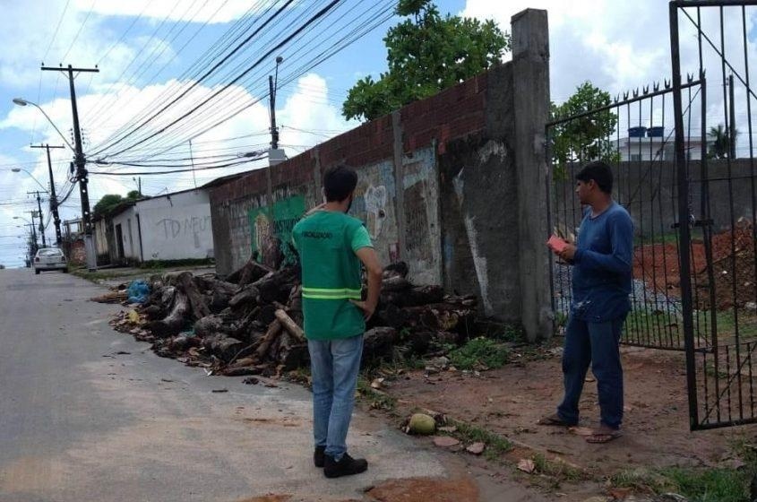 Após denúncia, equipes de fiscalização vão ao local para notificar o responsável. Foto: Ascom Sudes