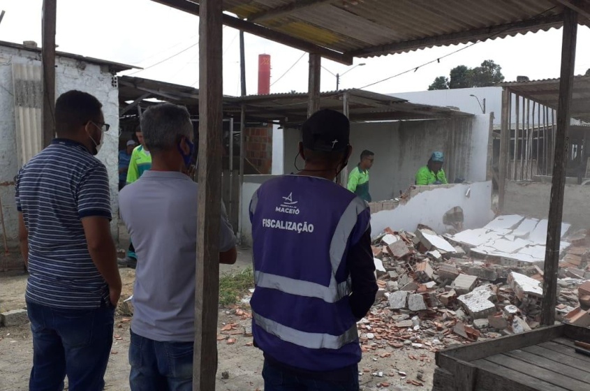 Barracas irregulares foram demolidas. Foto: Ascom Semtabes