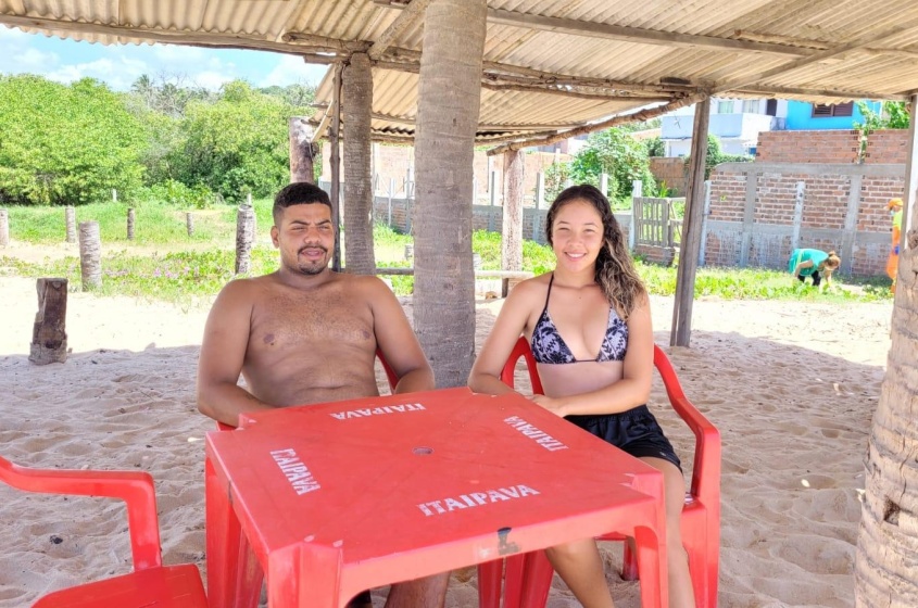 Comerciantes da região colaboram na limpeza do localidade. Foto: Ascom Sudes