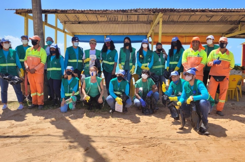 Trabalho conjunto orientou e limpou região do Mirante da Sereia. Foto: Ascom Sudes