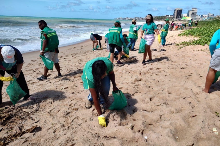 No total, cerca de 100 pessoas fizeram o recolhimento dos resíduos. Foto: Ascom Sudes