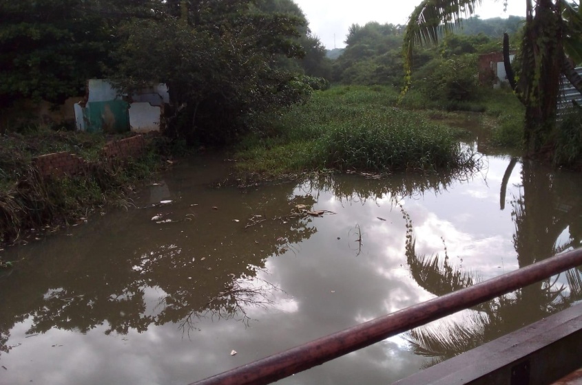 Riacho do Silva antes da limpeza. Foto: Ascom Sudes