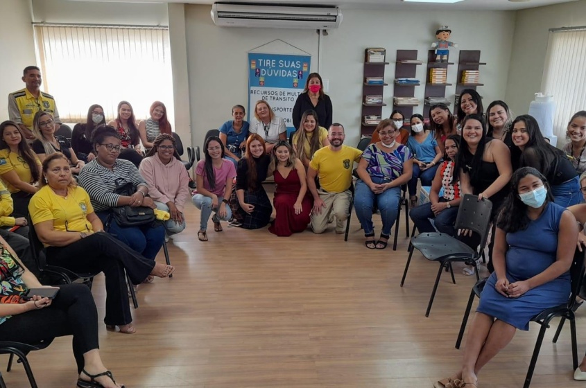 Todas as mulheres, gestores e organizadores presentes na ação. Foto: Ascom SMTT