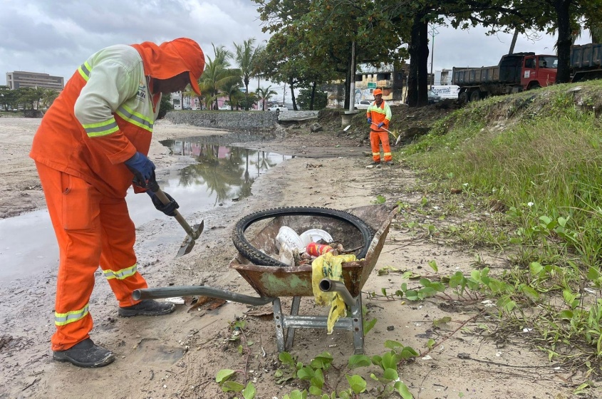 Resíduos recicláveis e inservíveis são encontrados constantemente pelos agentes. Foto: Ascom Sudes