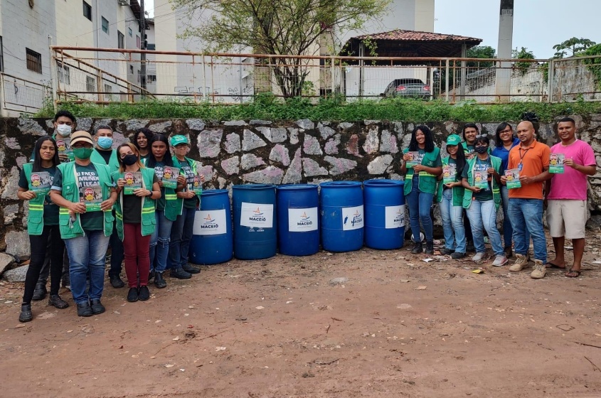 Equipes ainda fizeram a instalação de bombonas em alguns locais. Foto: Ascom Sudes