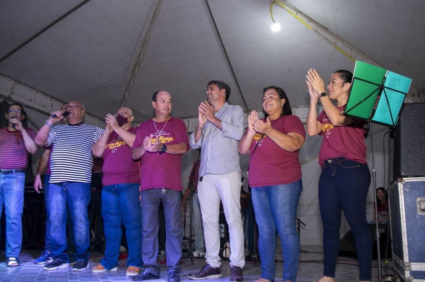 Durante agradecimento, Francelino saudou a presença dos moradores, no sentido de aproveitar a programação e ajudar a consolidar o evento com uma alternativa inteligente de apoio os proprietários empreendedores. Foto: Alan César / Secom Maceió