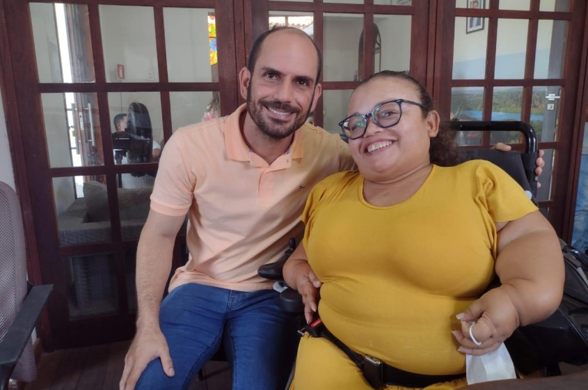 Ana Cláudia Tirbutino, representate da Pestalozzi, revelou que tentará escapar da rotina do trabalho para usurfuir da programação. Foto: Ascom Semtel
