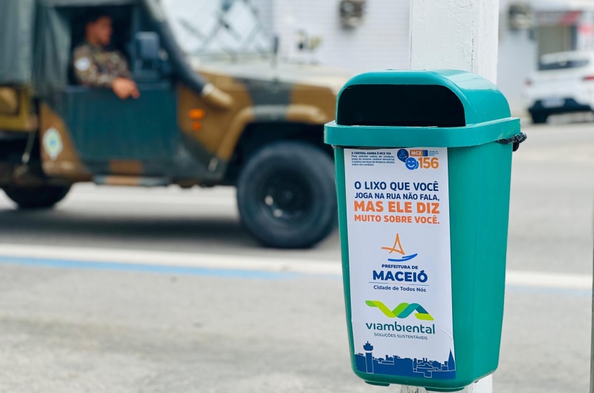 Cada papeleira tem capacidade para 30 litros de resíduos. Foto: Crystália Tavares/Ascom Alurb