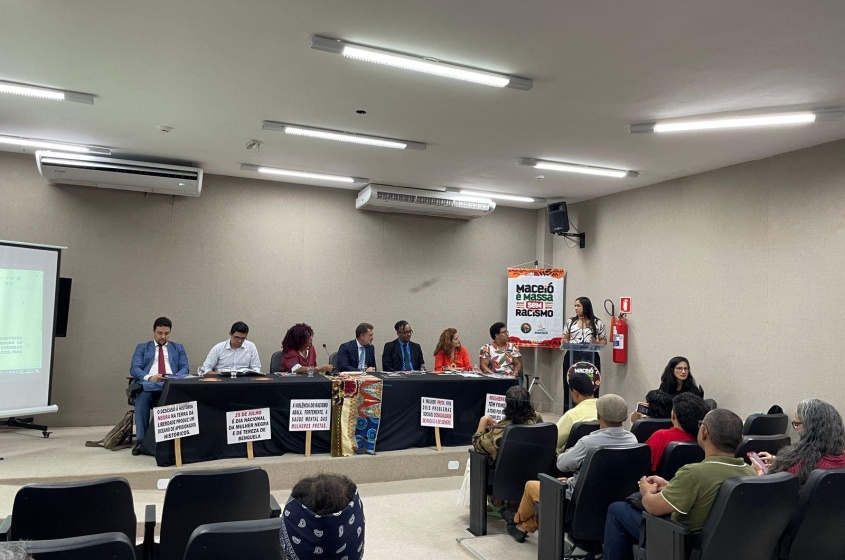 Preservação do baobá foi discutida por representantes de entidades. Foto: Walison Vieira/Ascom Alurb