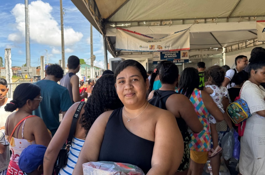 Luana ficou feliz de poder resolver pendências tão perto de casa. Foto: Ascom Segov
