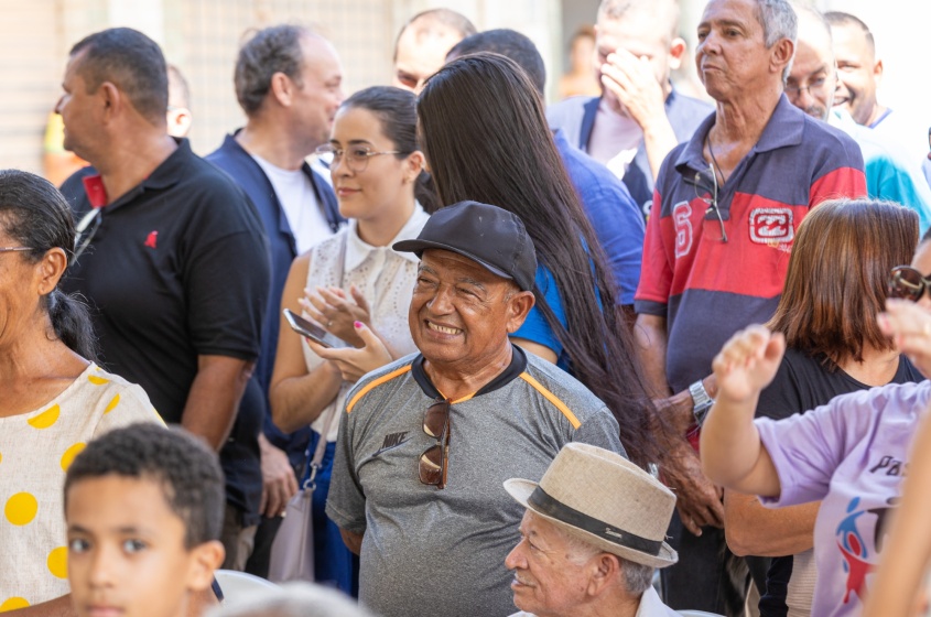 Moradores comemoram a chega de obras na parte alta. Foto: Itawi Albuquerque/Secom Maceió