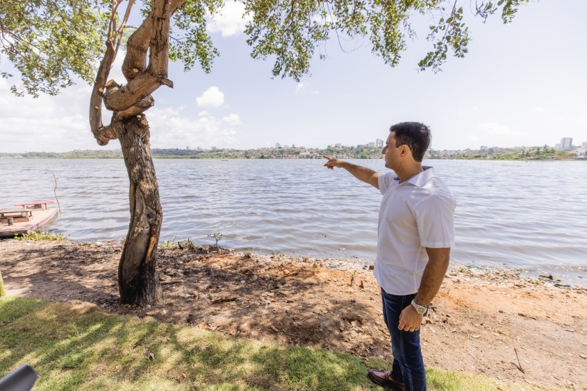 Prefeito JHC afirma que o Município está virando a página para mudar a realidade da orla lagunar. Foto: Edvan Ferreira/Secom Maceió