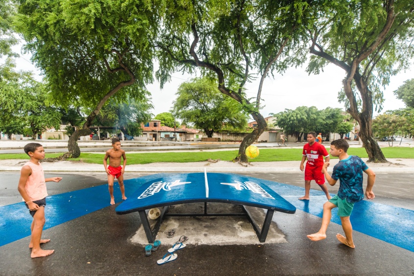 O futmesa é uma mistura de futevôlei com pingue-pongue Foto: Gabriel Moreira / Secom Maceió