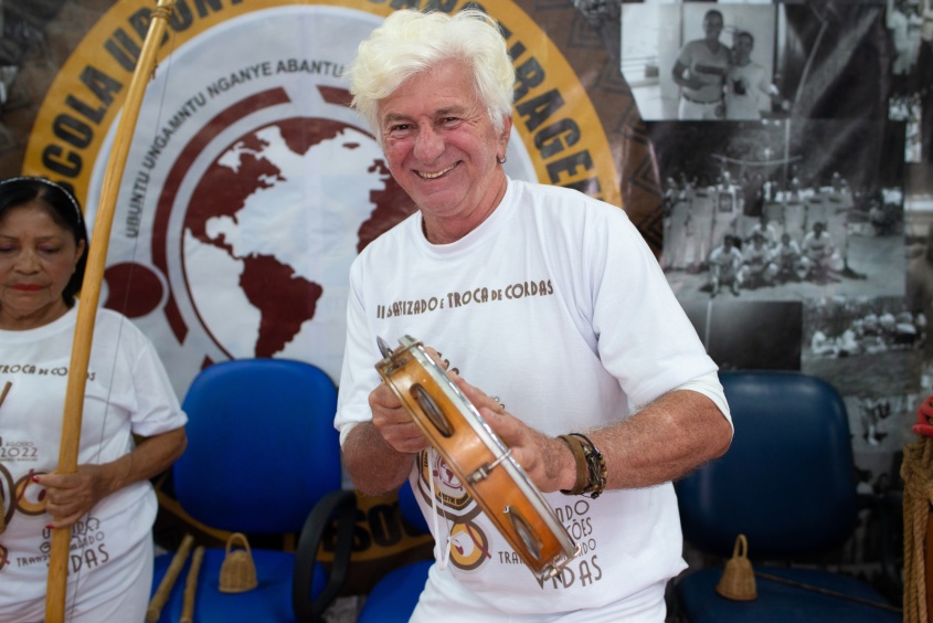 Único homem a participar do grupo, Flávio Silva, é um entusiasta da capoeira e sua rica história. Foto: Juliete Santos/Ascom Semas